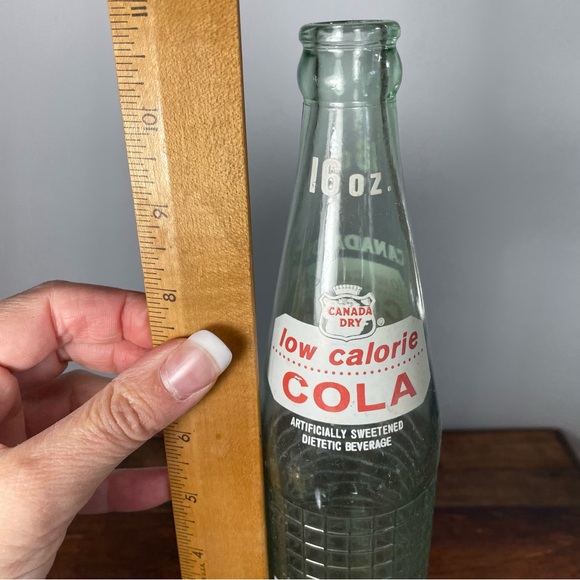 Vintage Canada Dry Cola green glass Bottle - Picture 4 of 7